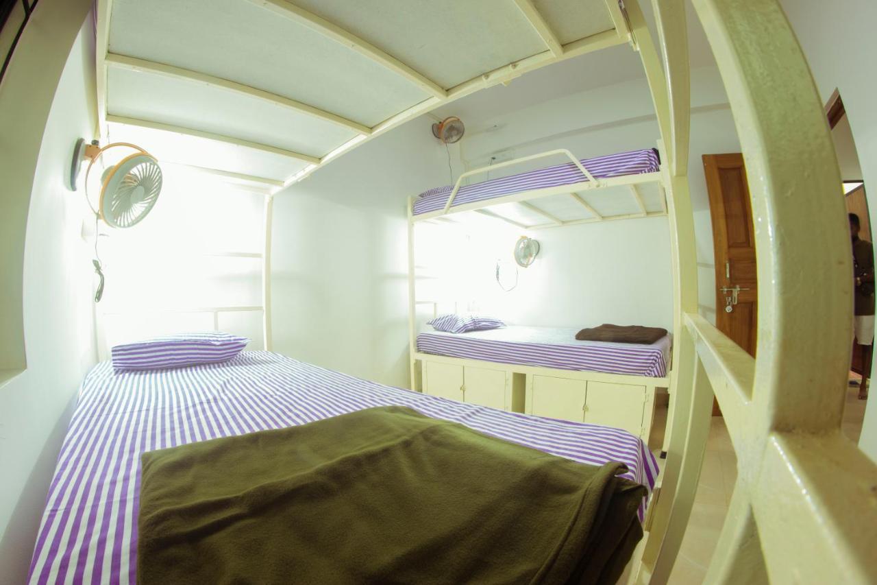 Bonds Hostel 坎多林 外观 照片