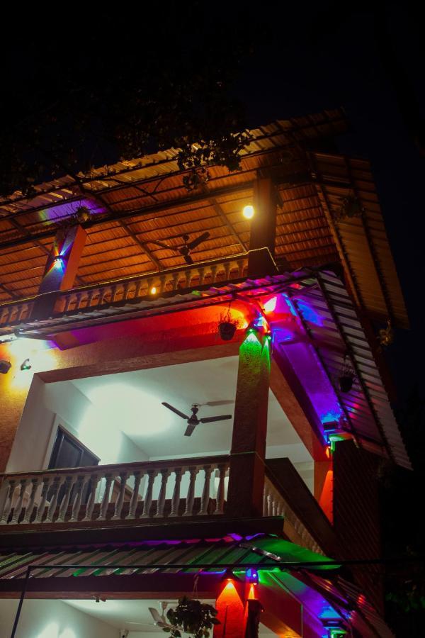 Bonds Hostel 坎多林 外观 照片