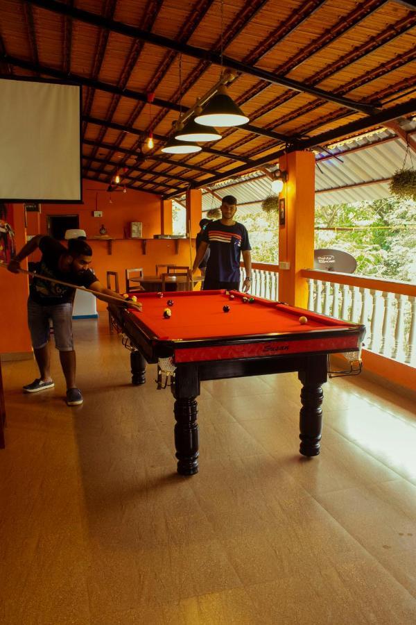 Bonds Hostel 坎多林 外观 照片