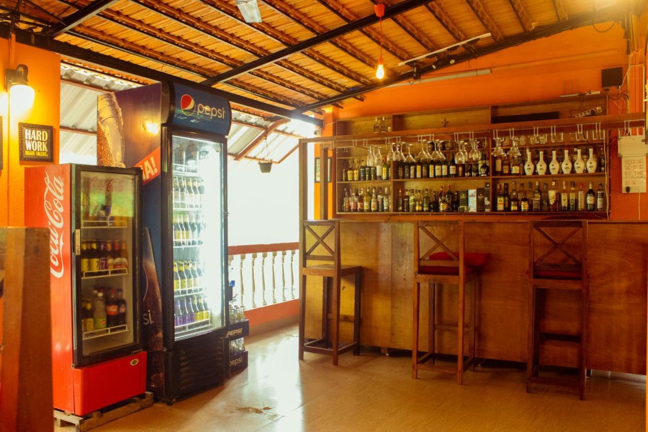 Bonds Hostel 坎多林 外观 照片