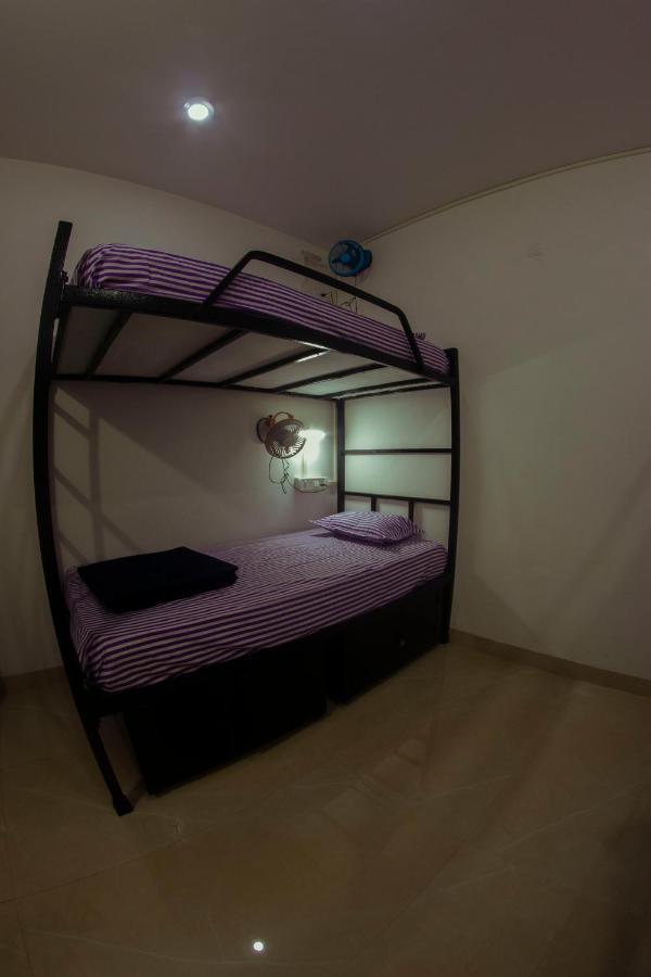 Bonds Hostel 坎多林 外观 照片