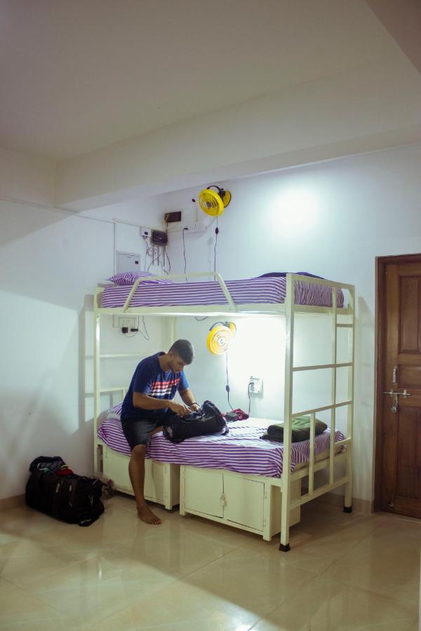 Bonds Hostel 坎多林 外观 照片