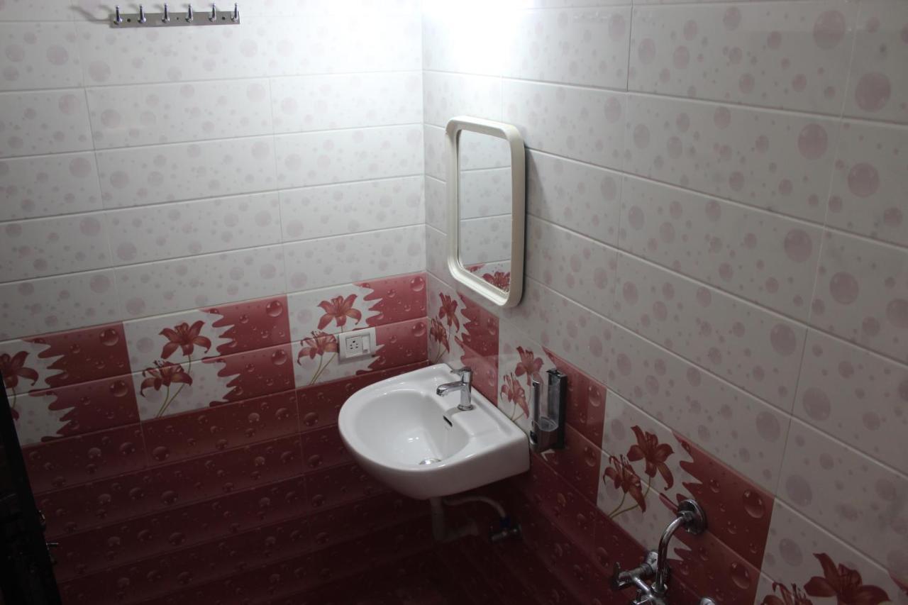 Bonds Hostel 坎多林 外观 照片